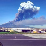 etna in eruzione cenere a catania